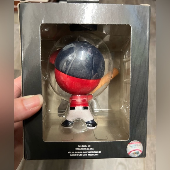 Atlanta Braves Ornament - Picture 2 of 3